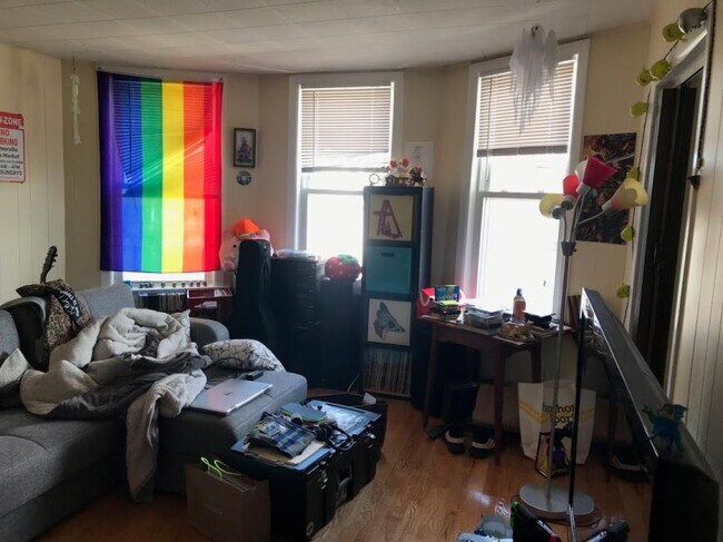 Foto del edificio - 4.0 bedroom in Somerville Massachusetts 02140