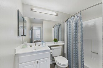 Interior Photo - Madison Hancock Park