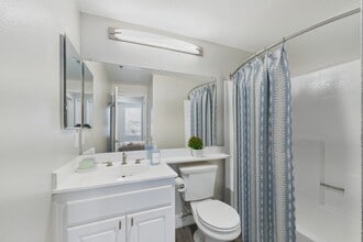 Interior Photo - Madison Hancock Park