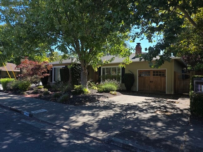 Building Photo - 2264 Grahn Dr