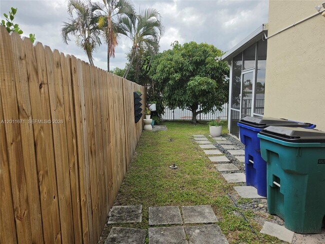 Foto del edificio - 6178 Buena Vista Dr