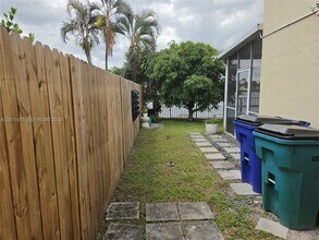 Building Photo - 6178 Buena Vista Dr