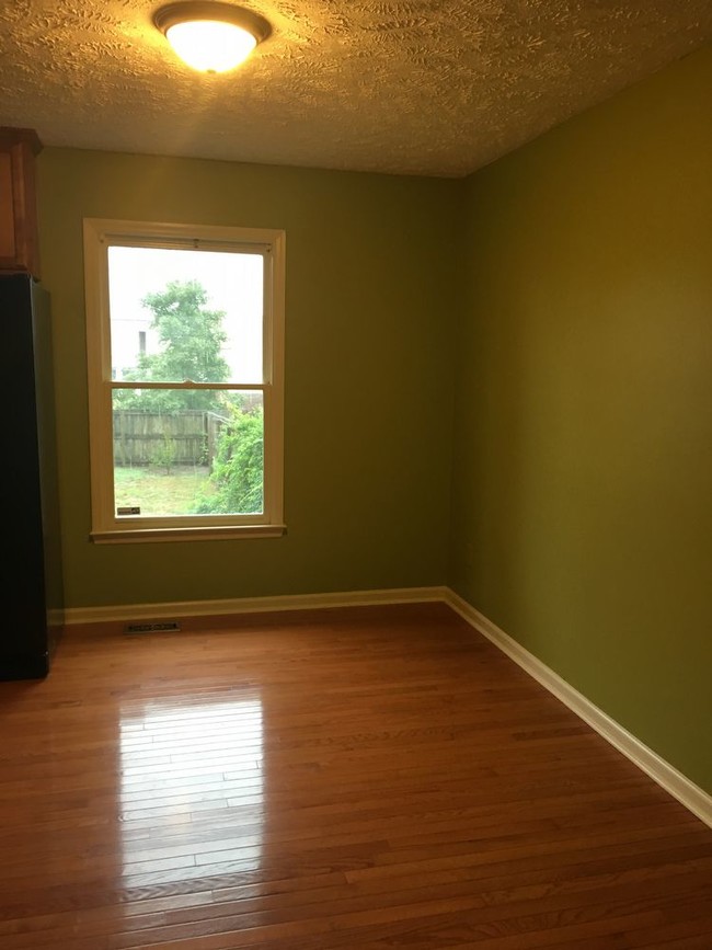 Building Photo - 6213 Streeter Dr