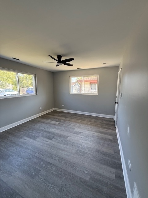 Foto del edificio - 2421 Lewis Ave