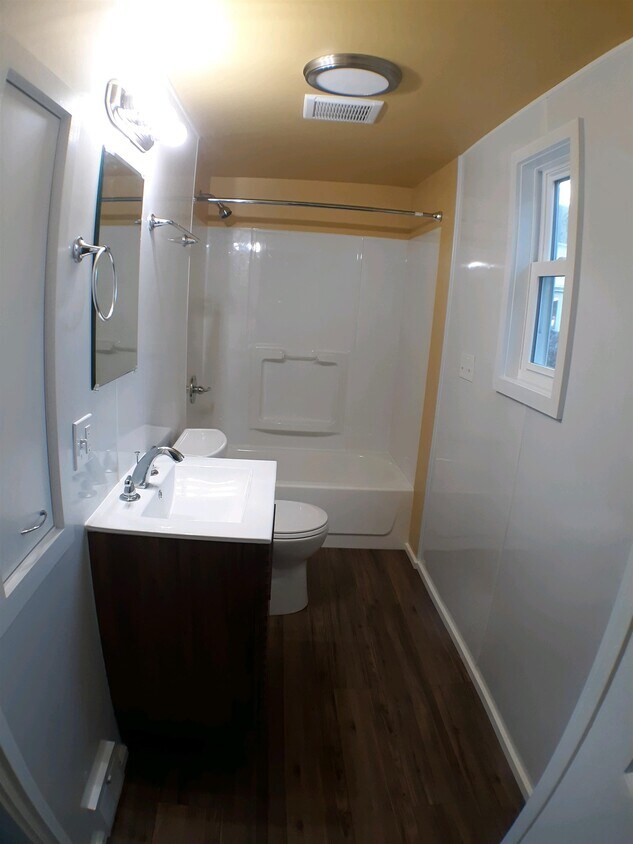 Building Photo - 29 Forest St