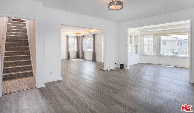 Foto del edificio - 4331 Price St