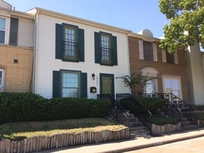 Building Photo - 18204 Vinland Dr