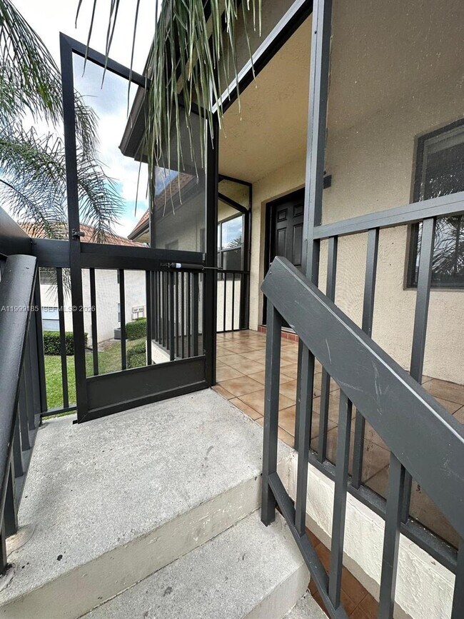 Foto del edificio - 7137 Golf Colony Ct