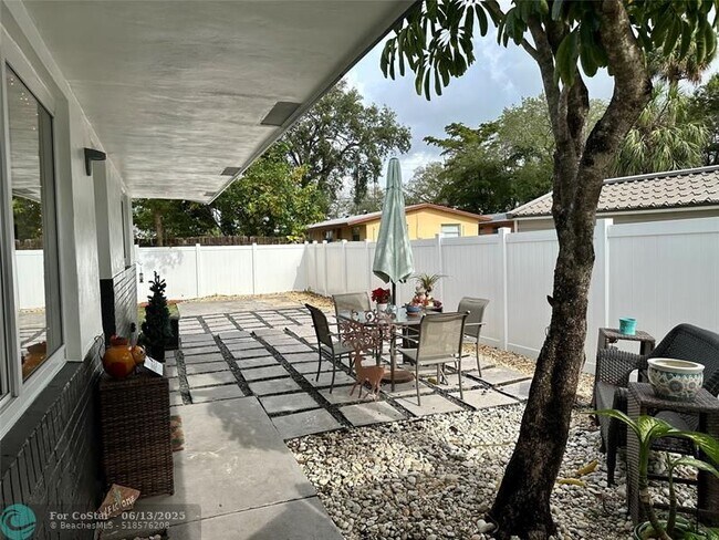 Foto del edificio - 1811 SW 21st St