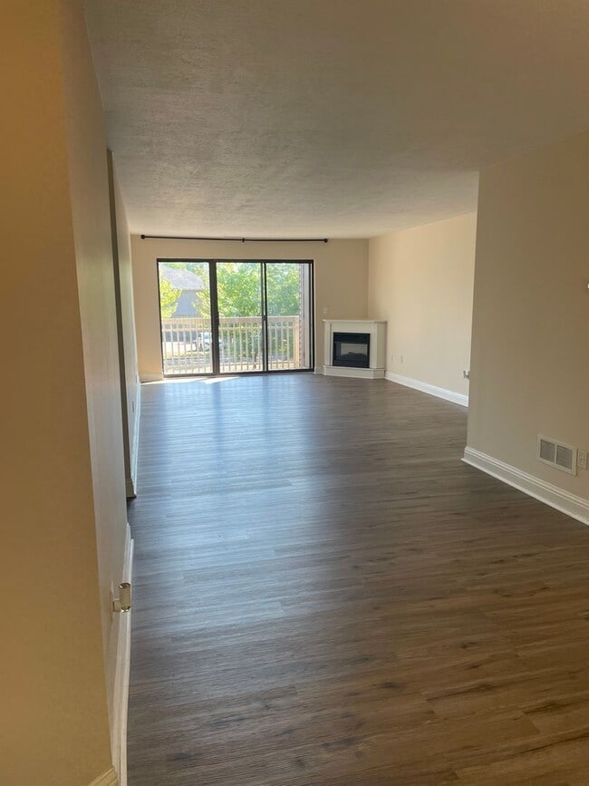Building Photo - 3800 Rosemont Blvd