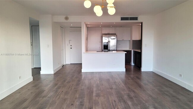 Foto del edificio - 2451 Brickell Ave