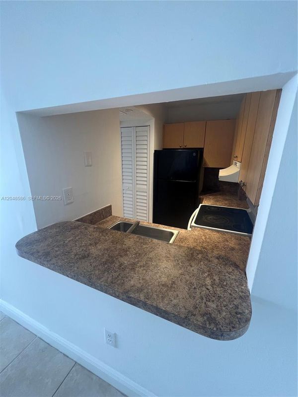 Foto del edificio - 8145 NW 7th St