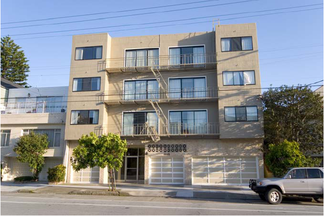 Building Photo - 1445 Lake St