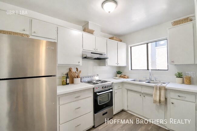 Building Photo - 981 Elden Ave
