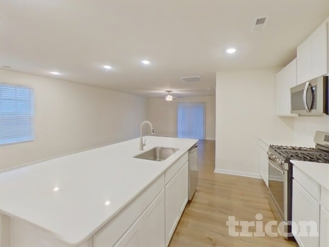 Foto del edificio - 139 Clairvale Ct