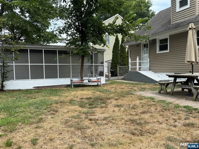 Building Photo - 447 Berkshire Rd