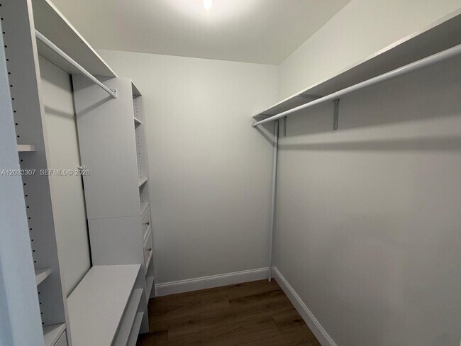 Building Photo - 4261 W Palm Aire Dr