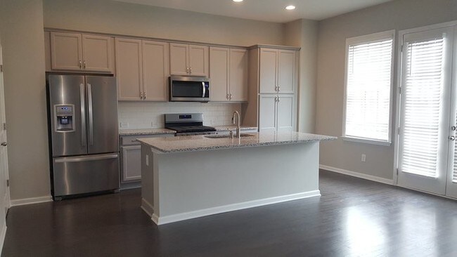 Foto del edificio - 1BR 1.5BA Townhouse- Aria Sandy Springs