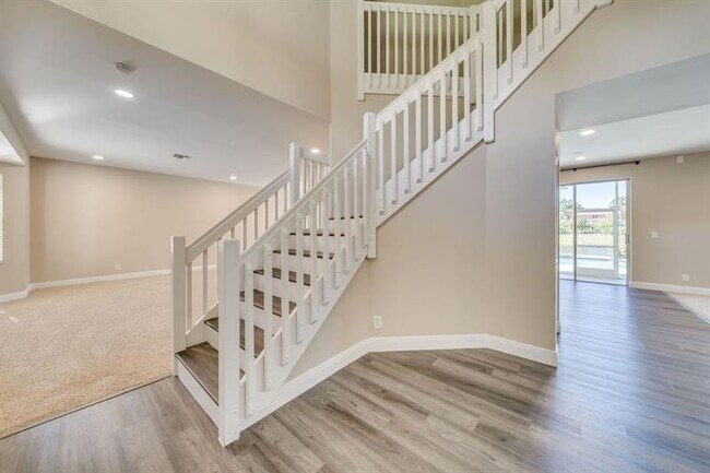 Foto del edificio - 558 Stonemont Dr