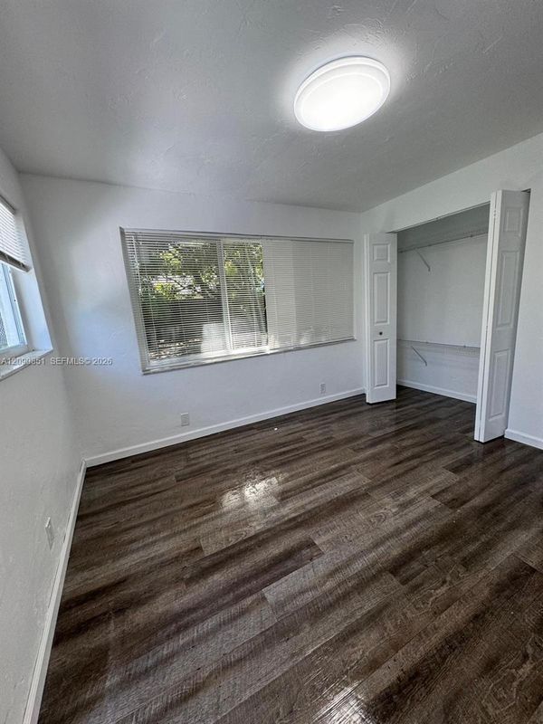 Foto del edificio - 1416 SW 27th St