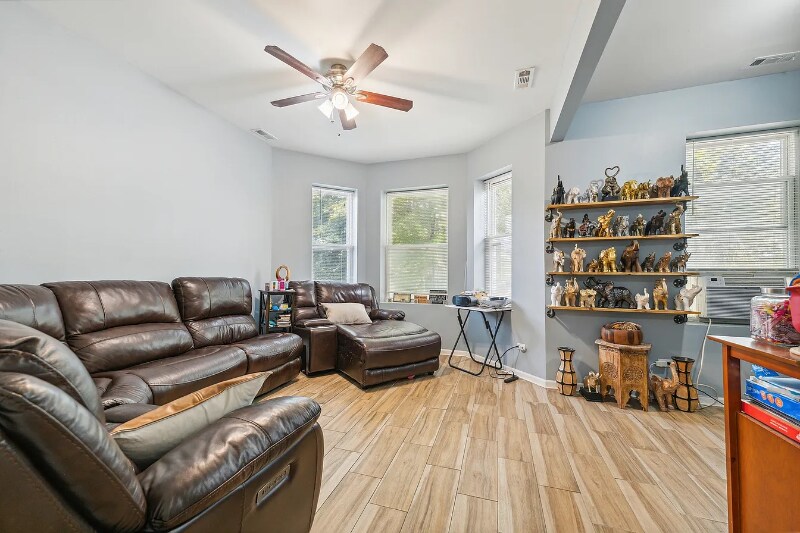 Foto principal - 5412 S Wood St