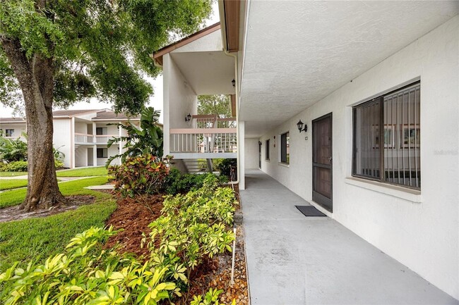 Building Photo - 129 Lakeview Way