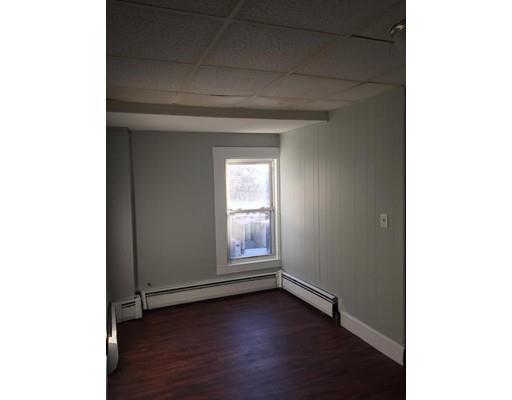 Building Photo - 446 Main St