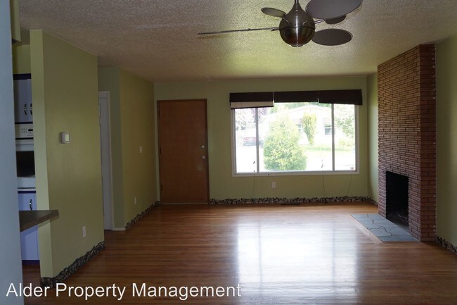 Building Photo - 3326 SE Harney Ct