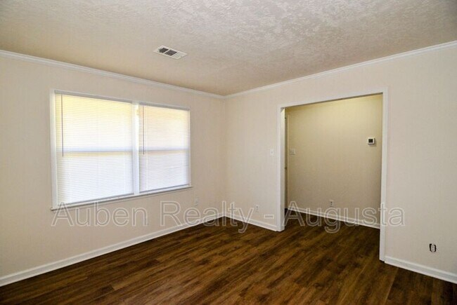 Building Photo - 146 Nathaniel Howard Rd