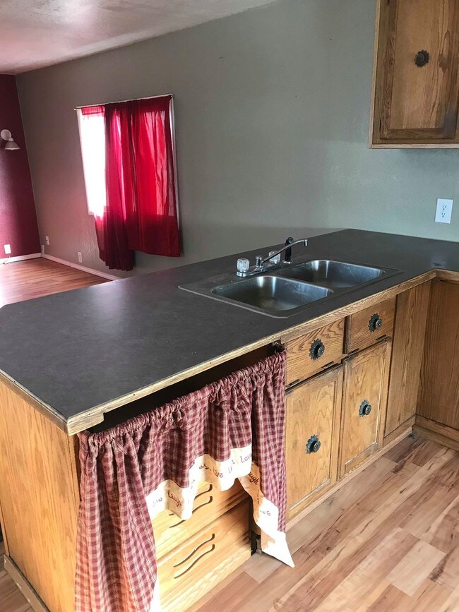 Foto del edificio - 2405 Pine St