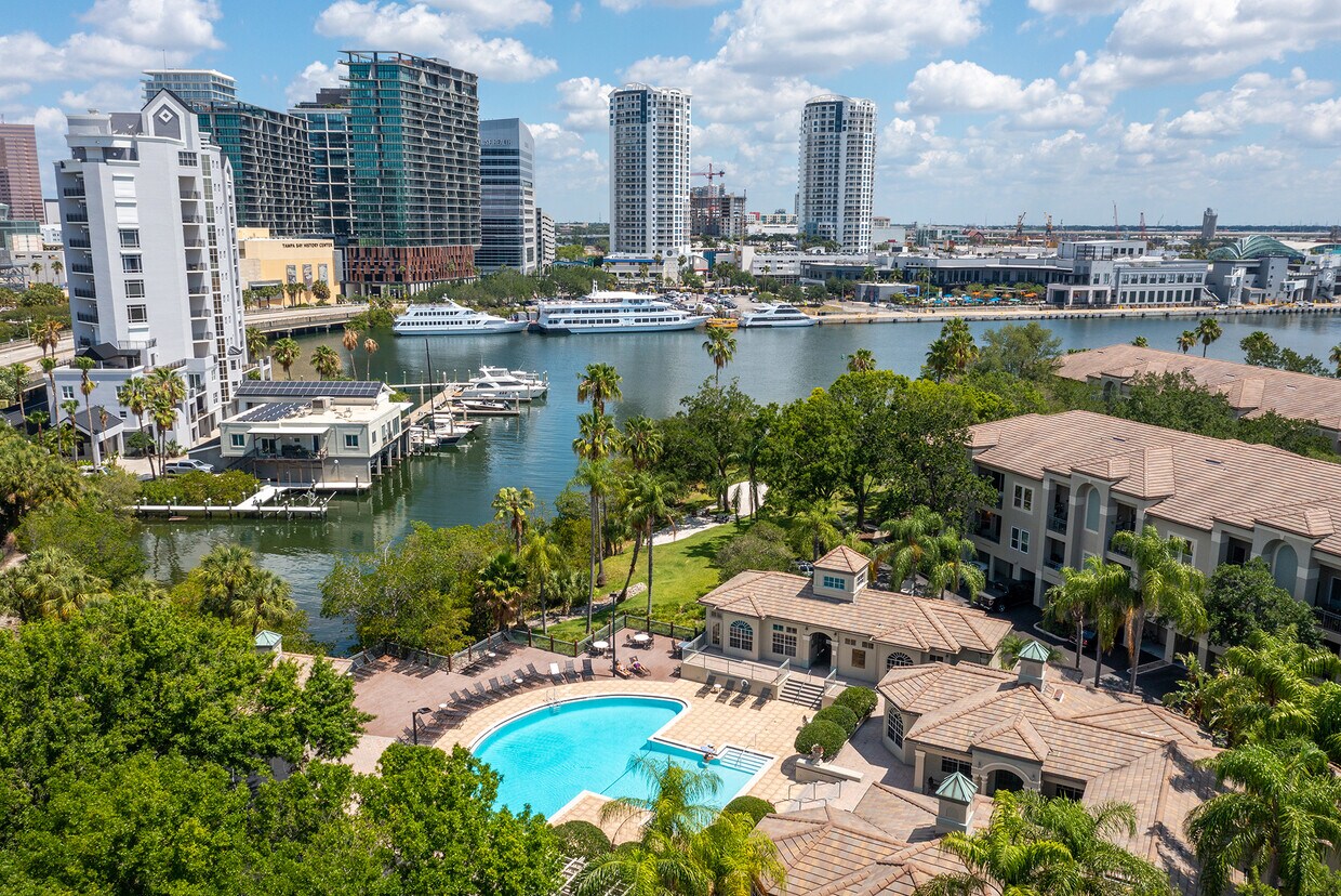 Foto principal - 705 Mainsail Dr