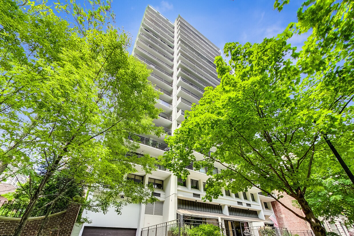 Foto principal - 1430 N Astor St