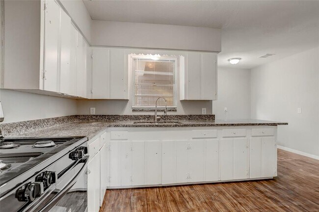 Foto del edificio - 6306 Reed Rd