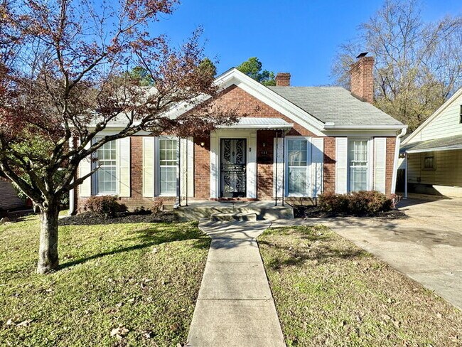 Foto del edificio - 135 S Greer St