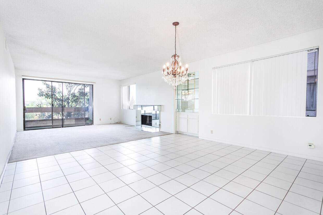 Primary Photo - 17140 Burbank Blvd