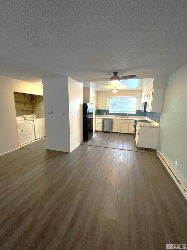 Building Photo - 162 Smithridge Park