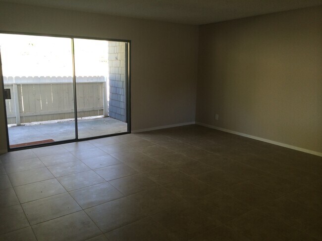 Building Photo - ranchview490