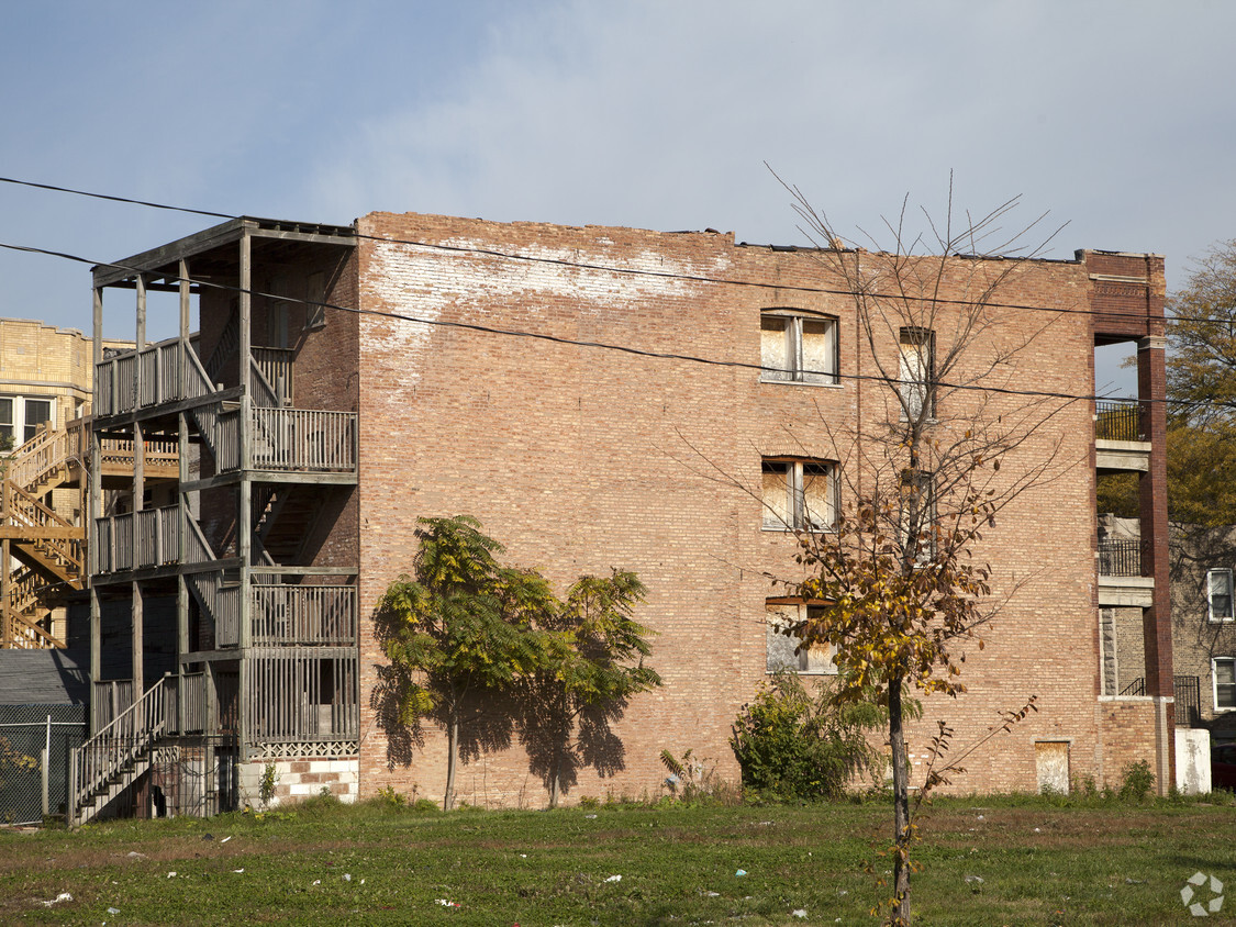 Building Photo - Roosevelt Independence