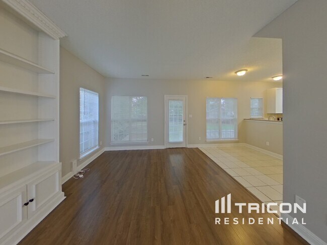 Foto del edificio - 4882 Aldridge Pl NW