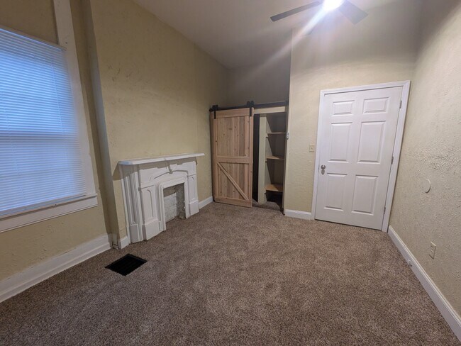 Foto del edificio - 2319 W Muhammad Ali Blvd