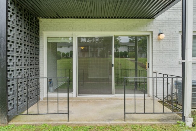 Interior Photo - Monarch Apartments