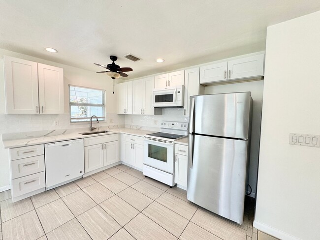 Building Photo - RFR (5280 Hunter Blvd)