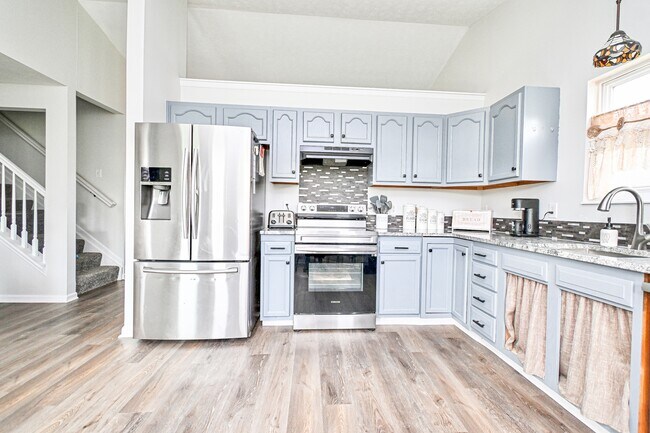 Foto del edificio - 4372 Dobbin Cir