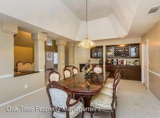 Foto del edificio - 4 br, 3 bath House - 3050 Magnolia Avenue