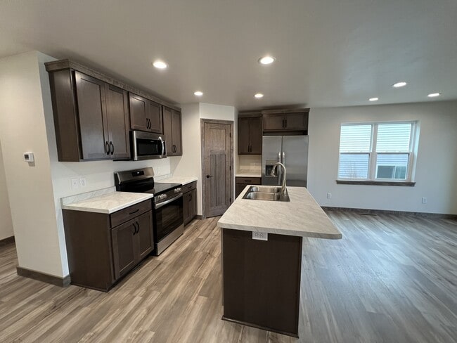 Building Photo - 213 Kamps St