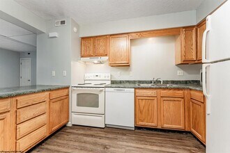 Building Photo - 336 Willey St Building Photo - 336 Willey St