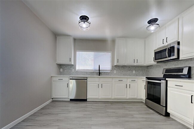 Foto del edificio - 1715 Balsam Spruce Circle, Conroe, TX 7730...