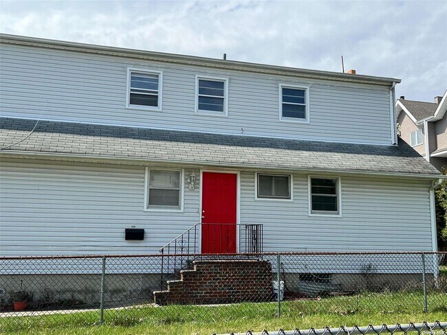 Foto del edificio - 153 Coventry Ave