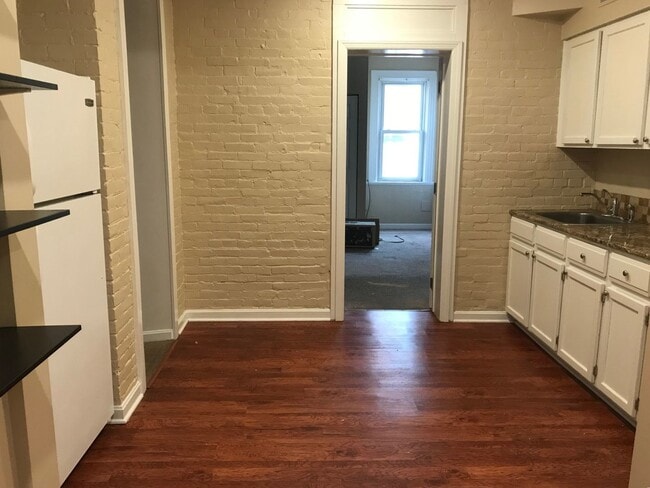 Building Photo - 51 S 21st St