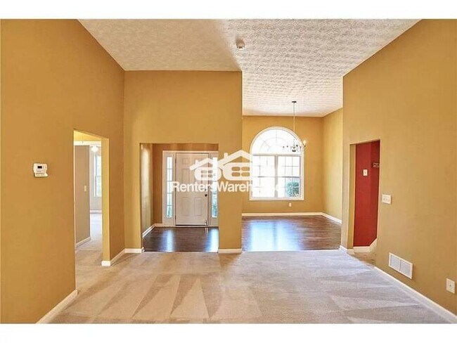 Building Photo - Dacula Stunner - 3 bd x 2bth w/3 Car Garage